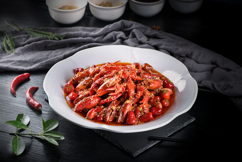 絕味鴨脖小龍蝦吃出活蟲(chóng)