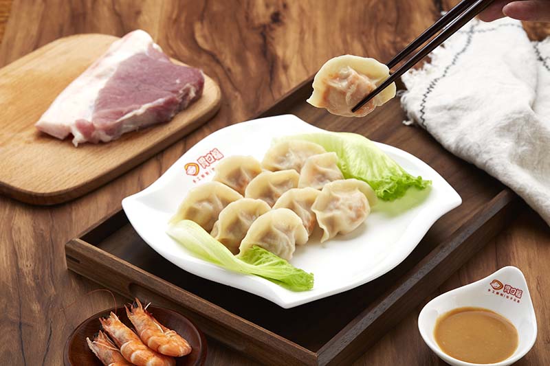 天氣冷了吃什么，來胃口福吃餃子，鮮香味十足，太好吃了